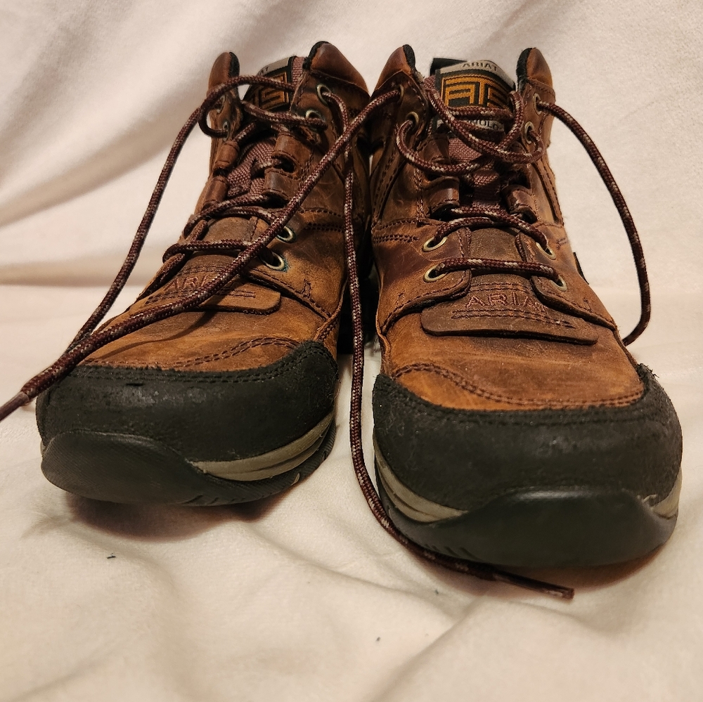 Ladies Ariat boots